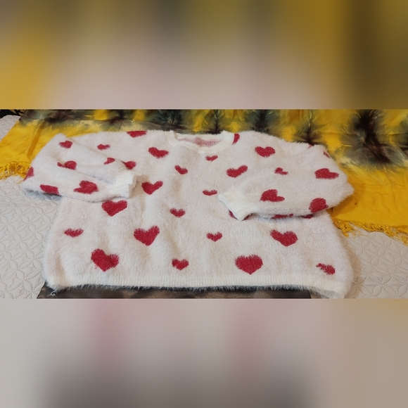 Cozy Heart Pattern Sweater - White and Red - Picture 9 of 11